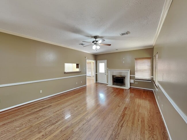 Building Photo - 1028 Chesterwood Dr