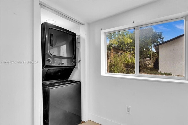Building Photo - 921 NW 110th St
