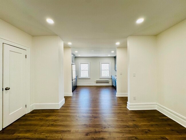 Building Photo - 69 W 39th St