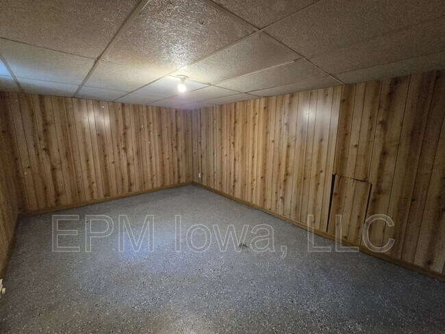 Building Photo - 543 Sumner St