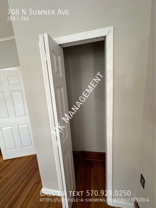 Building Photo - 2 bed /  bath