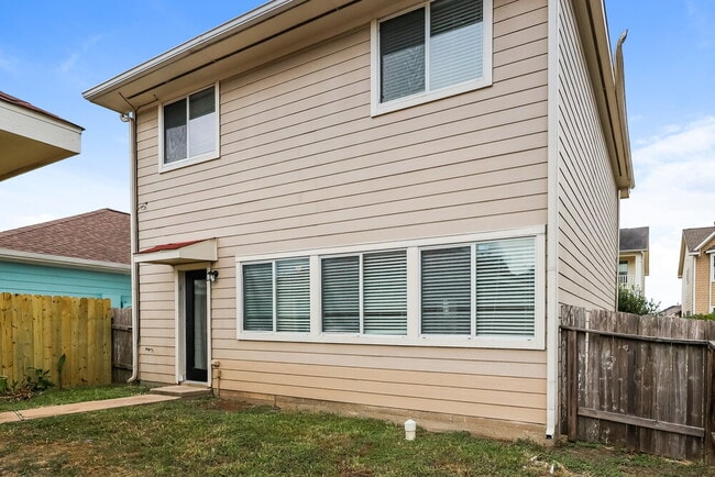 Building Photo - 20627 Sycamore Crest Ln