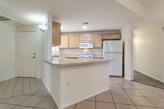 Building Photo - 2 Bedroom Paradise Valley Gem with Private...