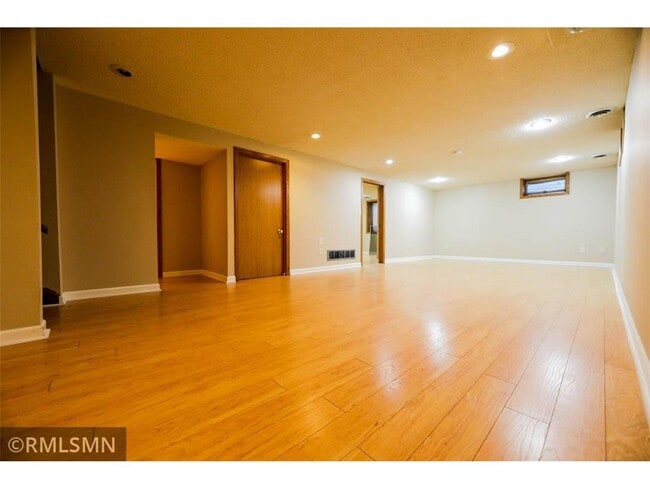 Building Photo - 13113 Irving Ave S
