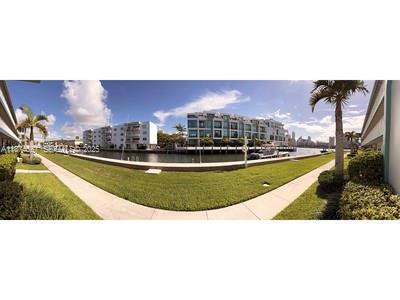 Building Photo - 3923 NE 166th St