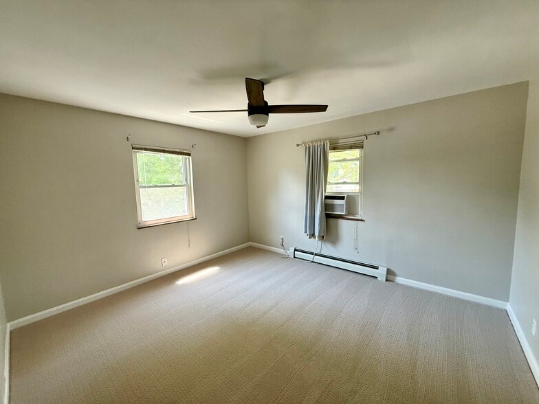 Building Photo - 2317 Monroe Ave