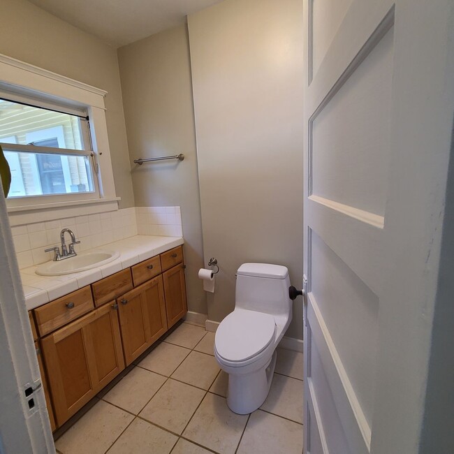 Building Photo - Diamond Duplex