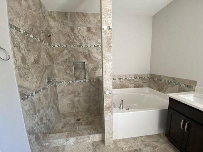 Building Photo - 3-Bedroom Brick Home with Modern Finishes & Large Yard!