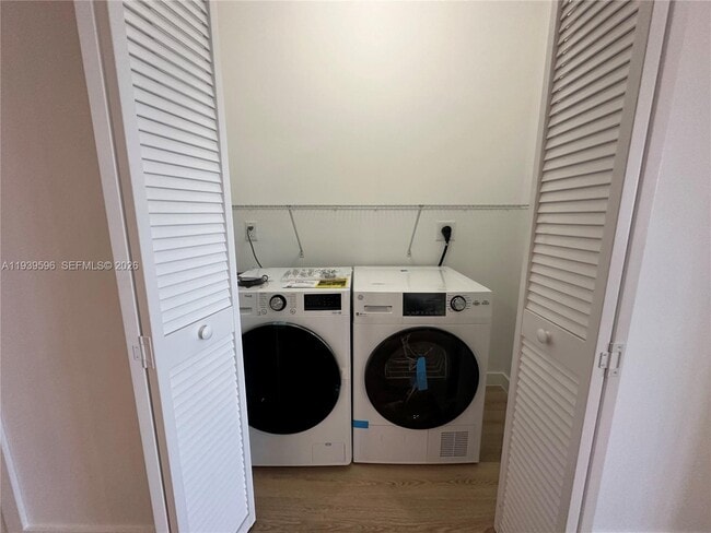 Building Photo - 20 NE 19th Ave