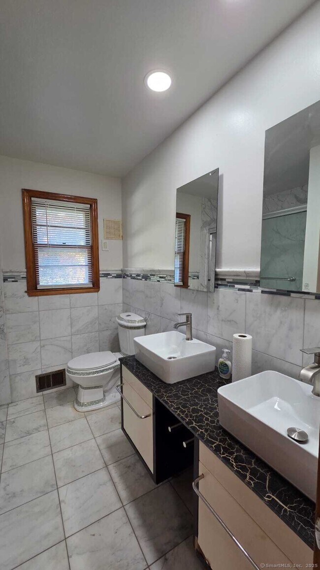 Building Photo - 127 Ursini Dr