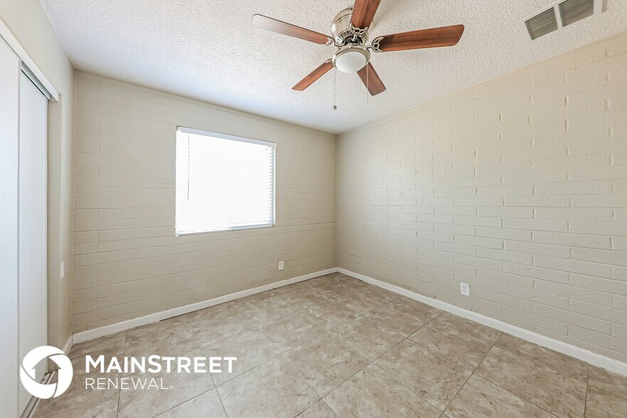 Building Photo - 4023 W Townley Ave