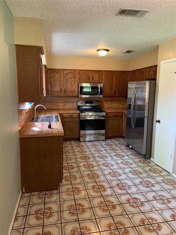 Building Photo - 4610 White Elm Dr