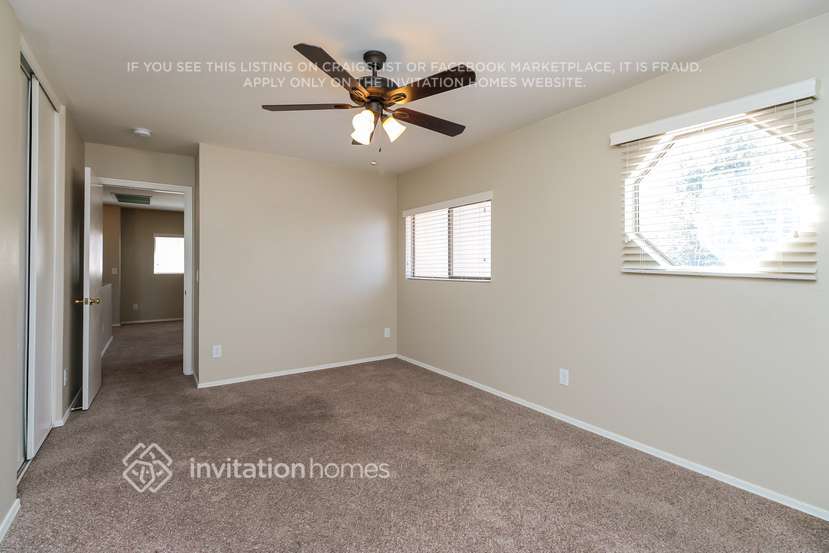 Building Photo - 2066 E Spruce Dr