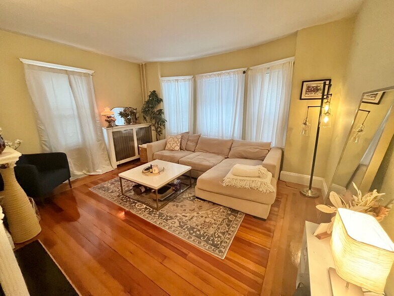 Building Photo - 85 Wallingford Rd