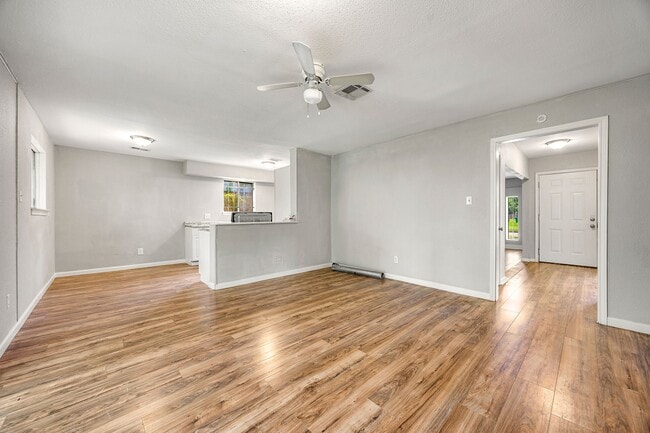 Building Photo - 5618 Briarwick Ln
