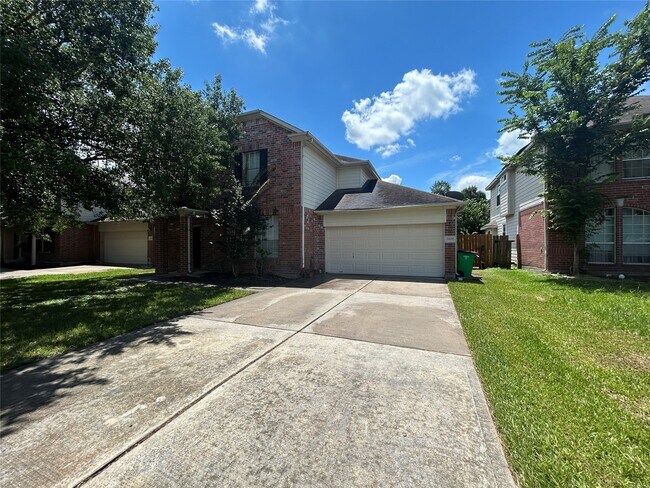 Building Photo - 2822 Green Lodge Cir