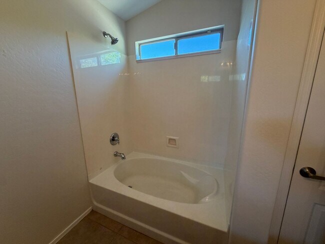 Building Photo - 13925 W Mauna Loa Ln