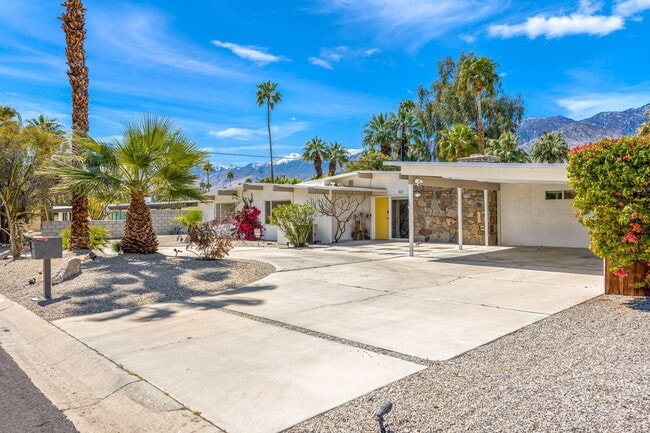 Building Photo - 513 Bedford Dr