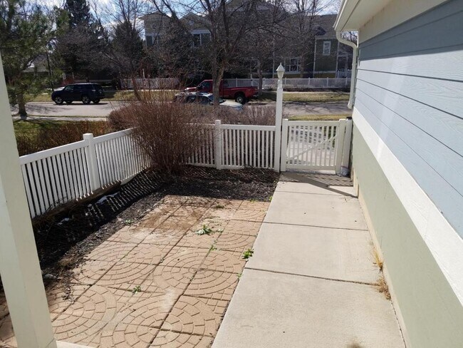 Building Photo - 640 Gooseberry Dr