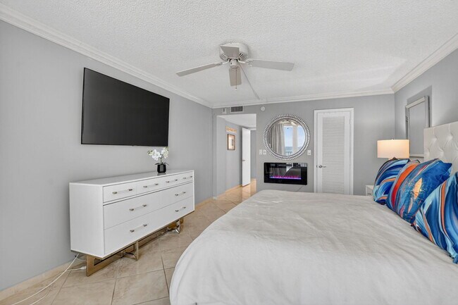 Building Photo - 3000 S Ocean Blvd