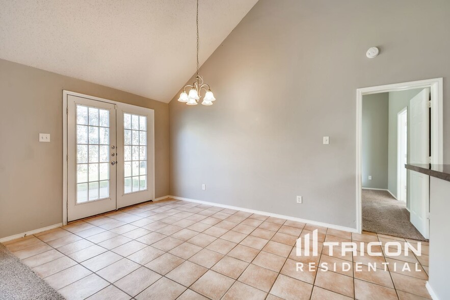 Building Photo - 3705 Aldersyde Dr