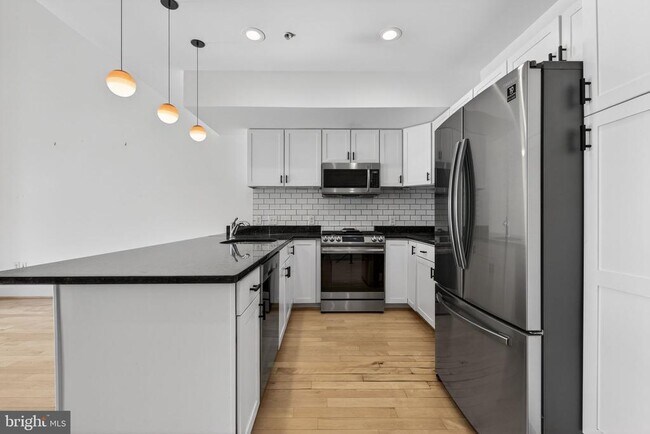 Building Photo - 1328 Maryland Ave NE