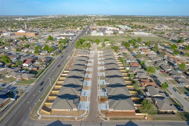 Building Photo - 2324 SW 90th Pl