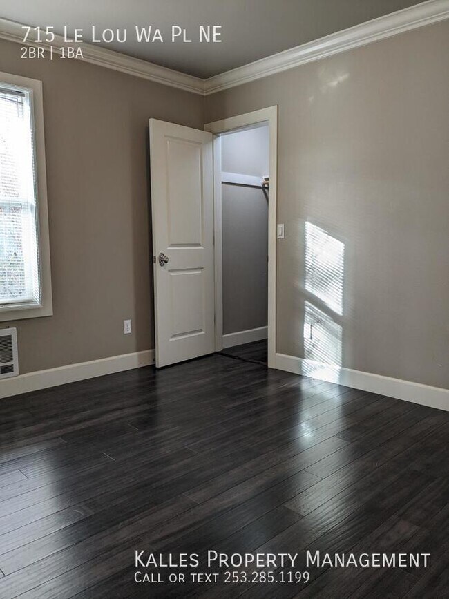 Building Photo - Cute 2 bed 1 bath plus loft home in Tacoma