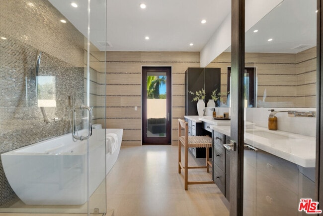 Building Photo - 3116 Elvido Dr