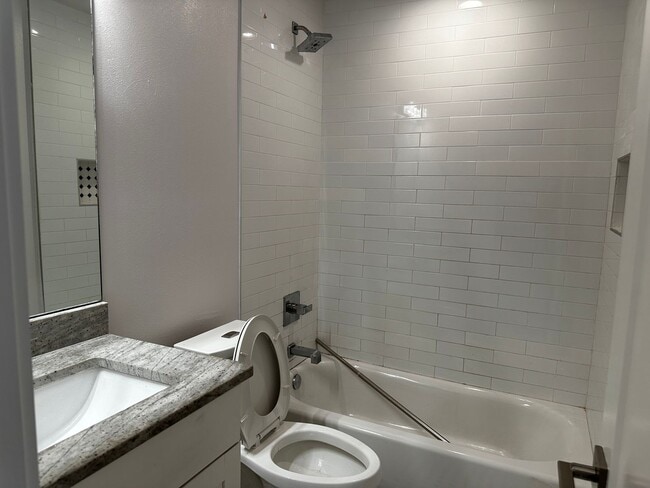 Building Photo - TX-AUS-113DEN