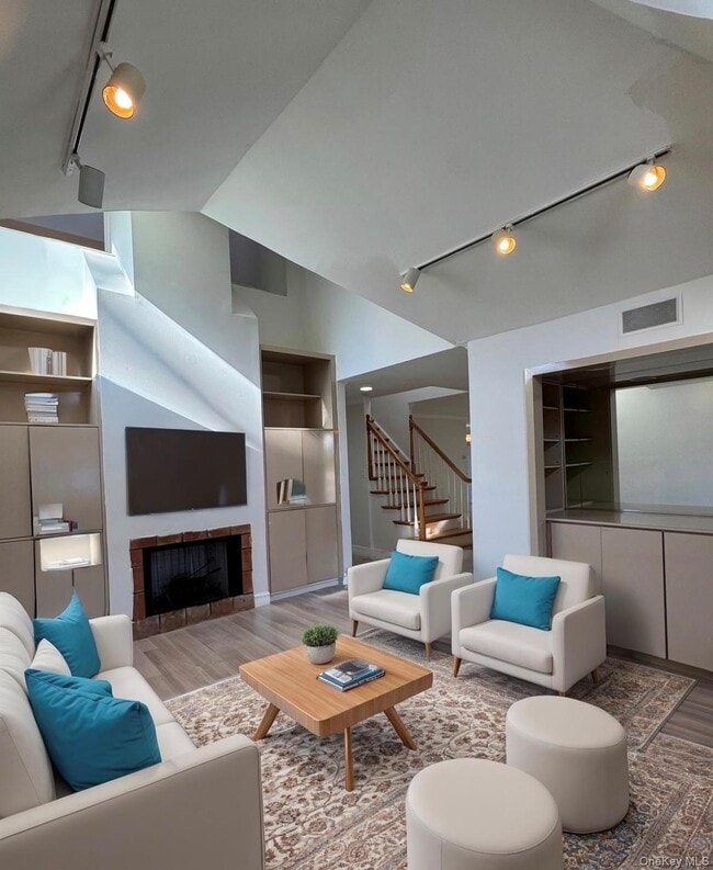 Building Photo - 12 Chadwick Rd