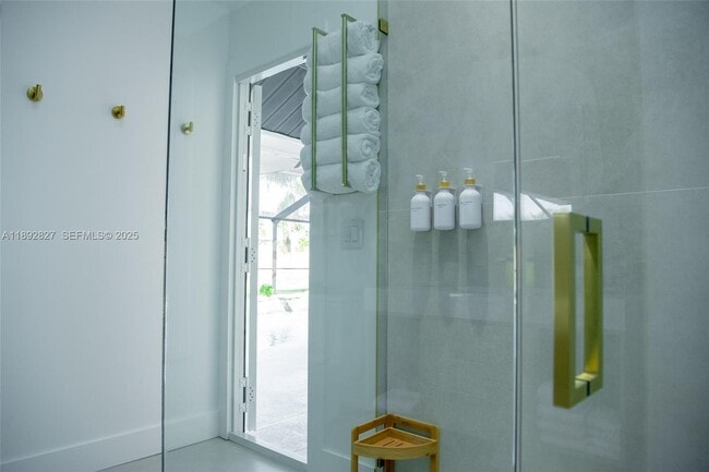 Building Photo - 1010 Joyce Ct