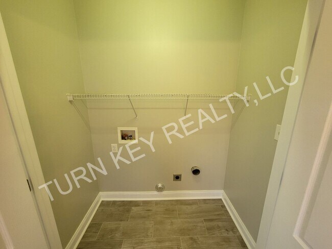 Building Photo - Home for rent in Gardendale
