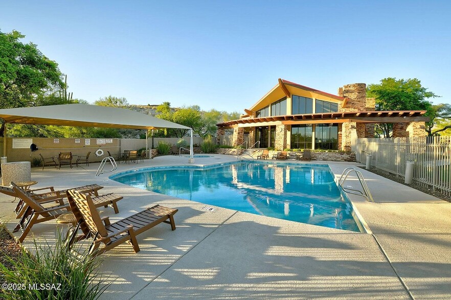 Building Photo - 4302 N Sunset Cliff Dr