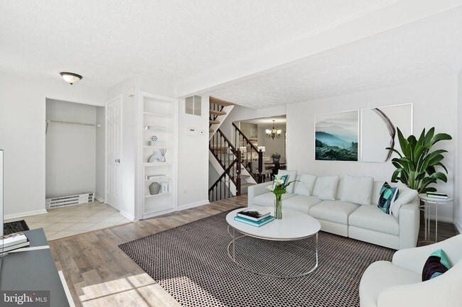 Building Photo - 3618 Wharf Ln