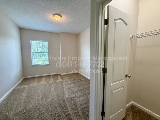 Building Photo - 145 Woodfield Ln