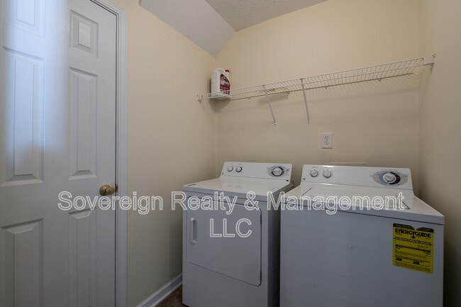 Building Photo - 3716 Harvest Dr