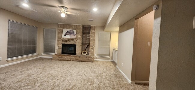 Building Photo - 15334 Oak Terrace Dr