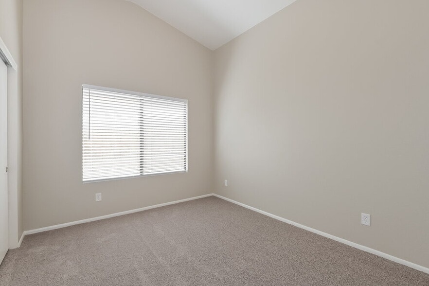 Building Photo - 9647 E Banbridge St