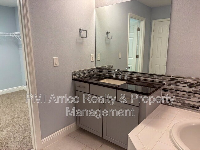 Building Photo - 12860 Satin Lily Dr