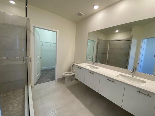 Building Photo - 10250 NW 66th St