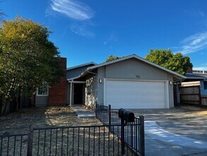 Building Photo - 3/2 home