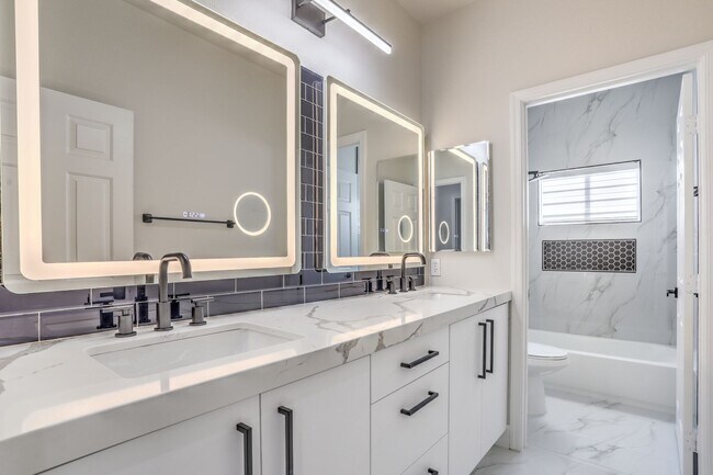 Building Photo - Luxury 5-Bedroom Home in Guard-Gated Community with 3-Car Garage