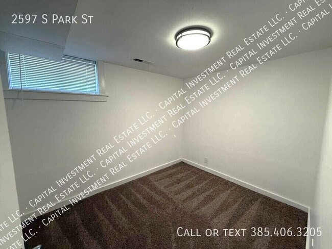 Building Photo - 2597 S Park St