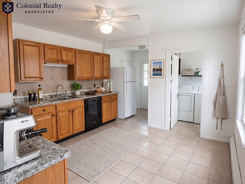 Building Photo - 94 Boylston St