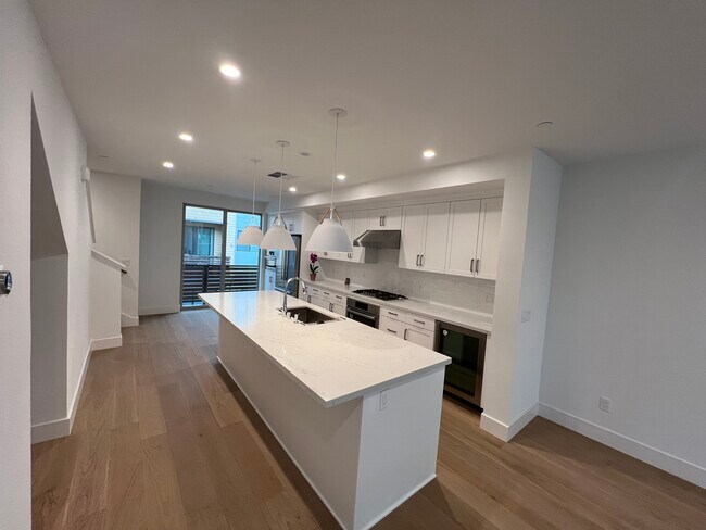 Building Photo - 15309 McCobb Dr