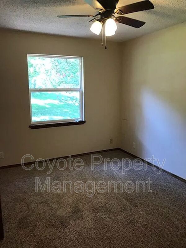 Building Photo - 36335 Pine Hill Rd