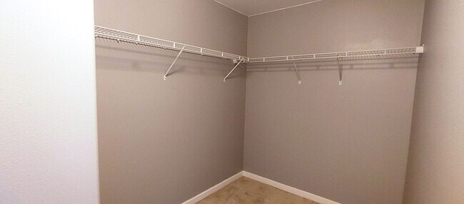 Building Photo - Beautiful Bull Mountain 4 Bedroom 2 1/2 Bath Home Just a Block from the Community Pool and Park!