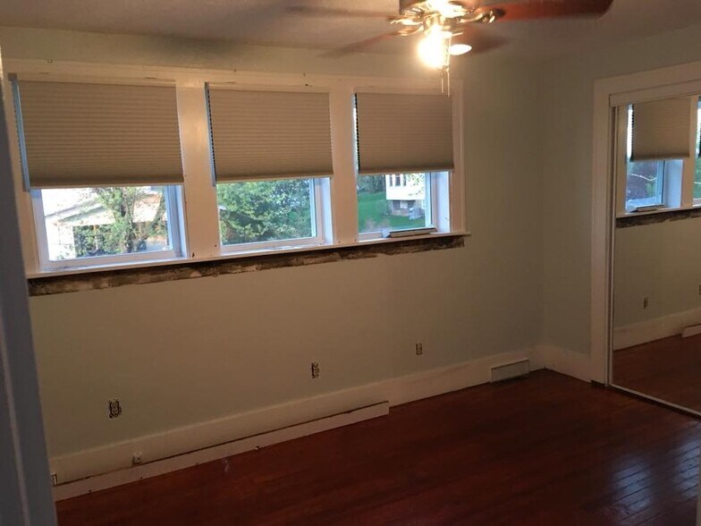 Building Photo - 240 Highland Ave