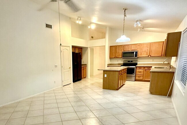 Building Photo - 4256 E Chaparosa Way